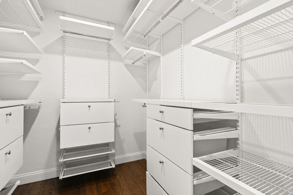 Interior, Walk-in Closets, Wood Texture Flooring