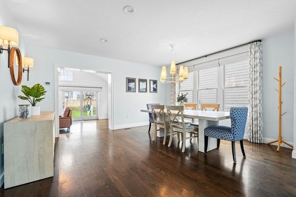 Chandelier, Dining room, Interior, Recessed Lighting, Wood Texture Flooring