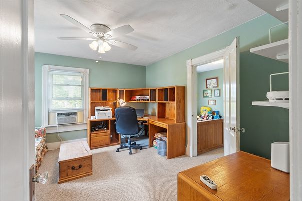 Home Office, Interior