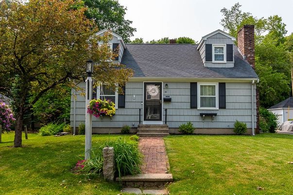Exterior, Facade, Cape Cod