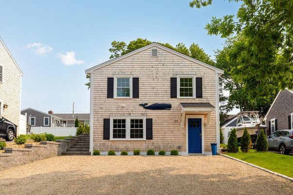 Exterior, Facade, Brick Traditional