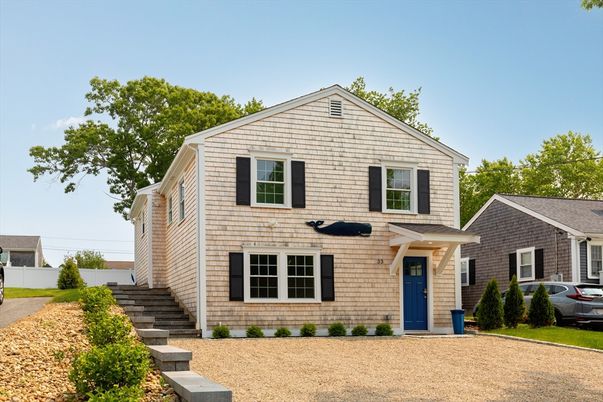 Exterior, Facade, Brick Traditional