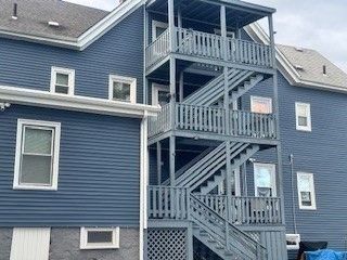 Exterior, Facade, Rowhouse