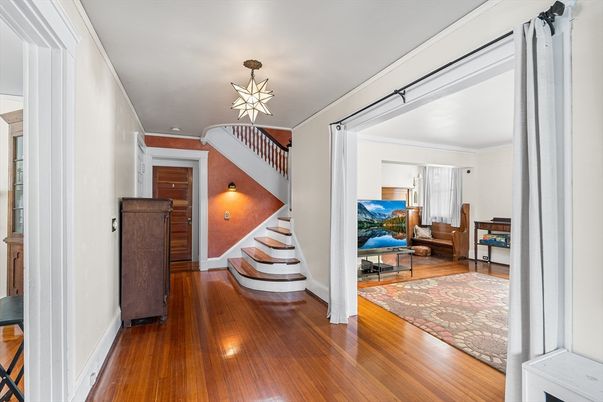 Interior, Pendant Lights, Wood Texture Flooring