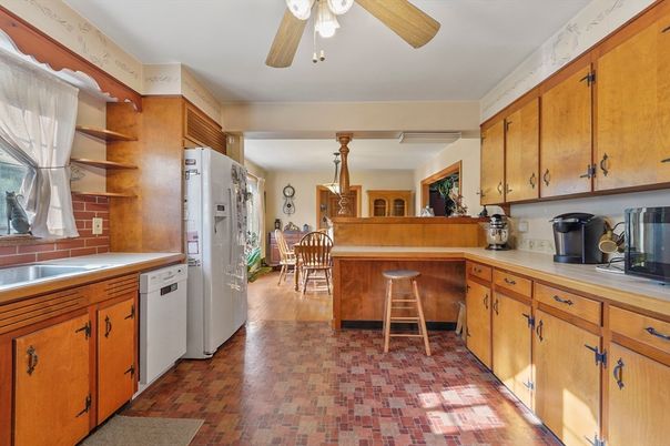 Dining room, Interior, Kitchen, Pendant Lights, Wood Texture Flooring