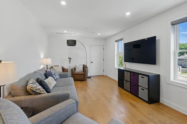 Interior, Living room, Recessed Lighting, Wood Texture Flooring