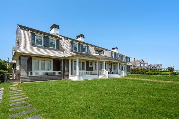Backyard, Exterior, Facade, American Foursquare