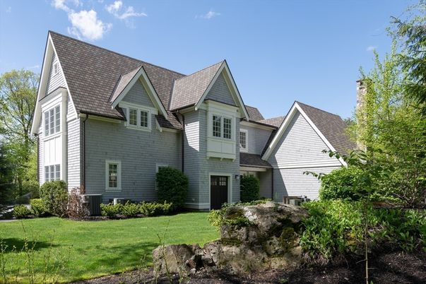 Exterior, Facade, Farmhouse