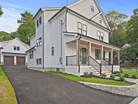 Attached, Exterior, Facade, Farmhouse
