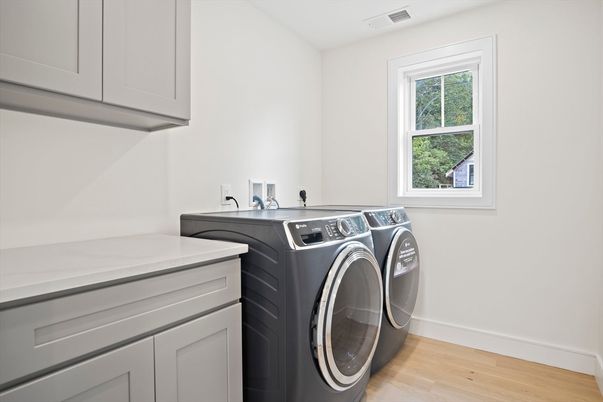 Interior, Washer, Wood Texture Flooring