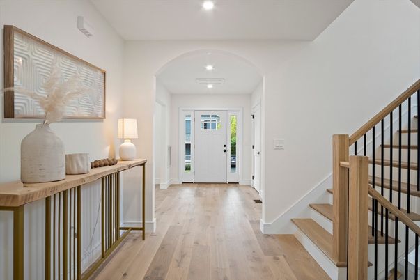 Interior, Recessed Lighting, Wood Texture Flooring