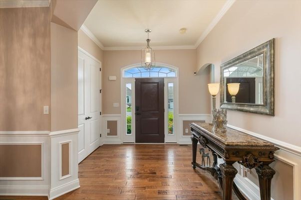 Interior, Pendant Lights, Wood Texture Flooring