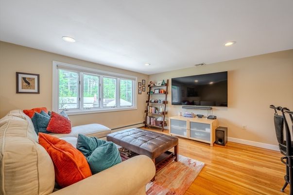 Interior, Living room, Recessed Lighting, Wood Texture Flooring