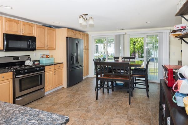 Dining room, Interior, Kitchen, Recessed Lighting