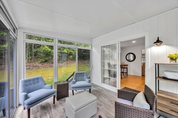Interior, Recessed Lighting, Sun Room, Wood Texture Flooring
