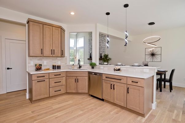 Dining room, Interior, Kitchen, Pendant Lights, Recessed Lighting, Wood Texture Flooring