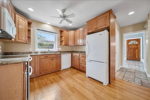 Interior, Kitchen, Recessed Lighting, Wood Texture Flooring