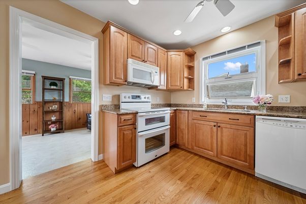 Interior, Kitchen, Recessed Lighting, Wood Texture Flooring