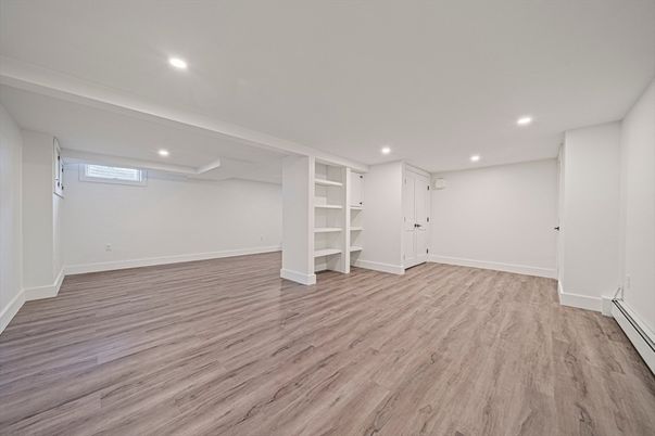 Empty room, Interior, Recessed Lighting, Wood Texture Flooring