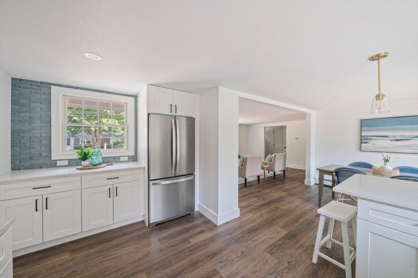 Dining room, Interior, Kitchen, Recessed Lighting, Stainless Steel Appliances, Wood Texture Flooring