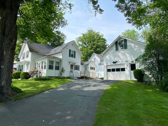 Attached, Exterior, Facade, Farmhouse