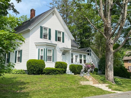 Exterior, Facade, Farmhouse