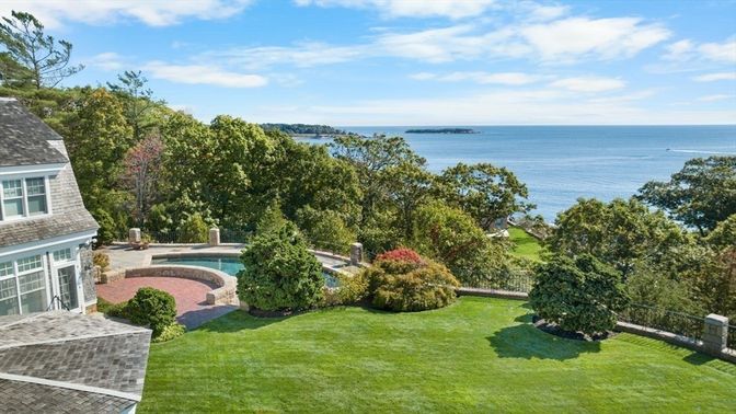 Exterior, Pool, Water