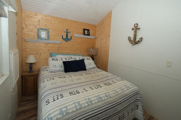 Bedroom, Interior, Wood Texture Flooring, Wooden Walls