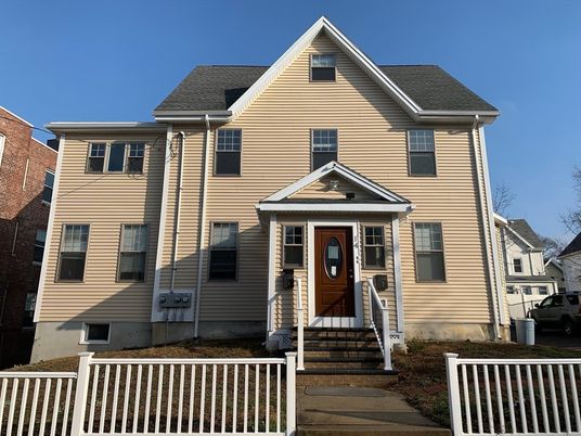 Exterior, Facade, Queen Anne Victorian