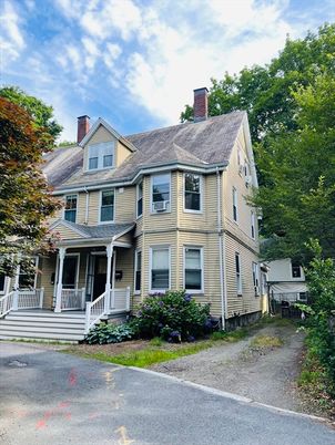 Exterior, Facade, Queen Anne Victorian