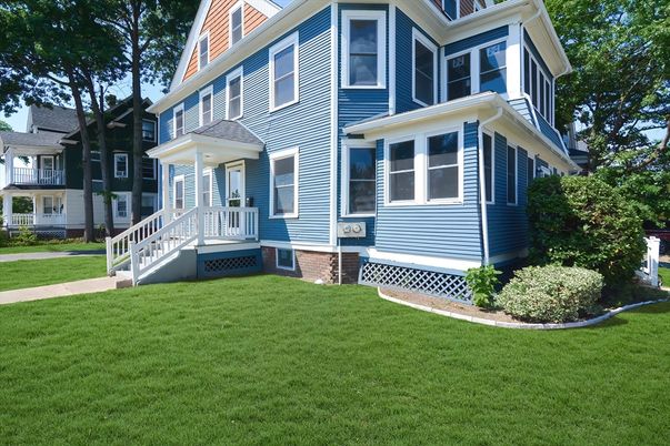 Backyard, Exterior, Facade, Queen Anne Victorian