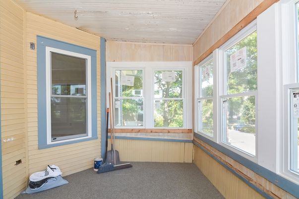 Empty room, Interior, Sun Room, Wooden Ceilings