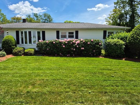 Backyard, Exterior, Facade, Ranch
