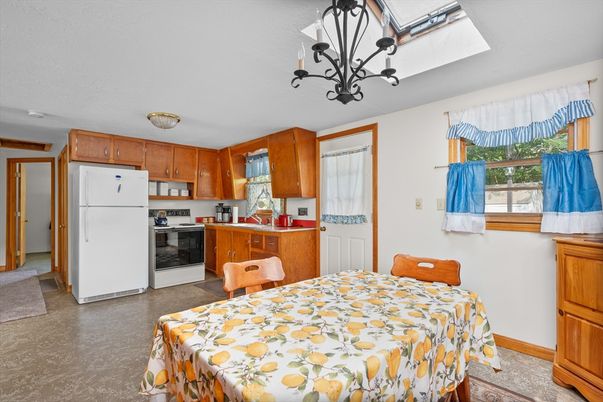 Chandelier, Dining room, Interior, Kitchen
