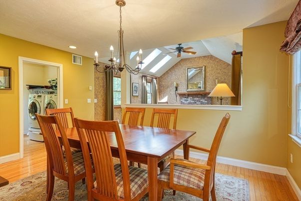 Chandelier, Dining room, Interior, Recessed Lighting, Wood Texture Flooring