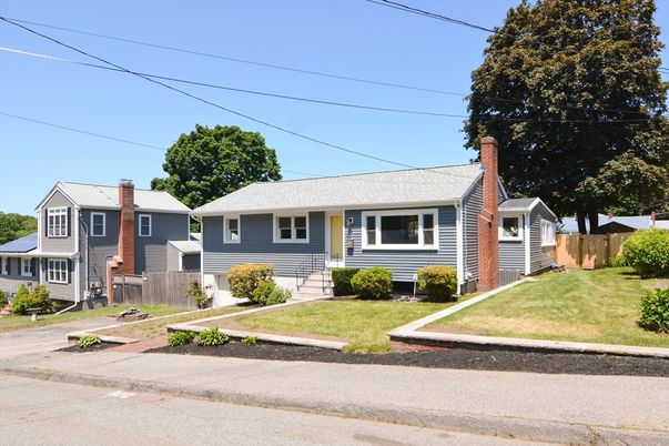 Exterior, Facade, Cape Cod