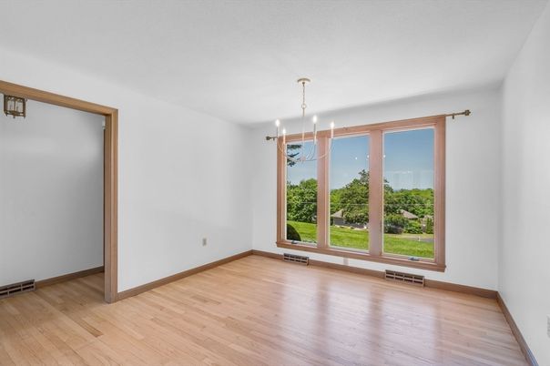 Chandelier, Empty room, Interior, Pendant Lights, Wood Texture Flooring