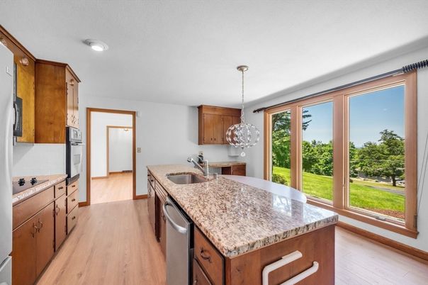 Interior, Kitchen, Pendant Lights, Wood Texture Flooring