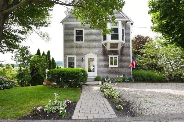 Backyard, Exterior, Facade, Queen Anne Victorian