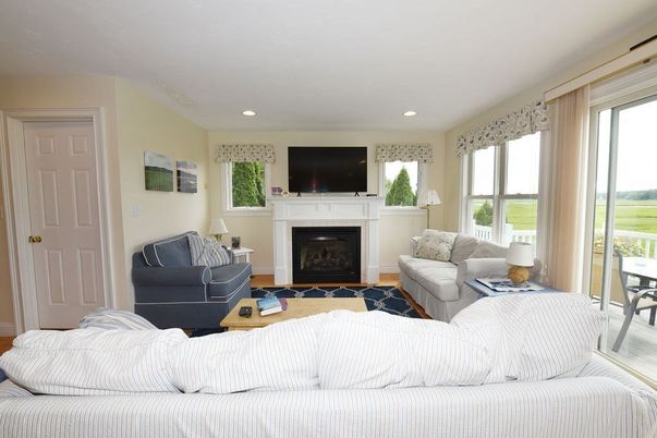 Fireplace, Interior, Living room, Recessed Lighting