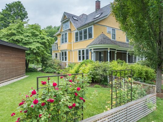 Backyard, Exterior, Facade, Queen Anne Victorian