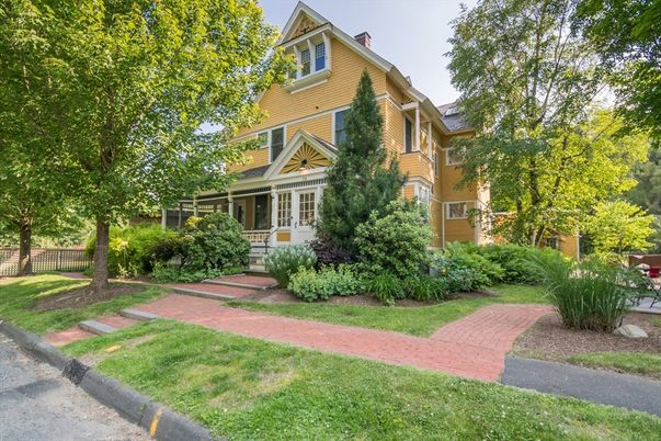 Backyard, Exterior, Facade, Queen Anne Victorian
