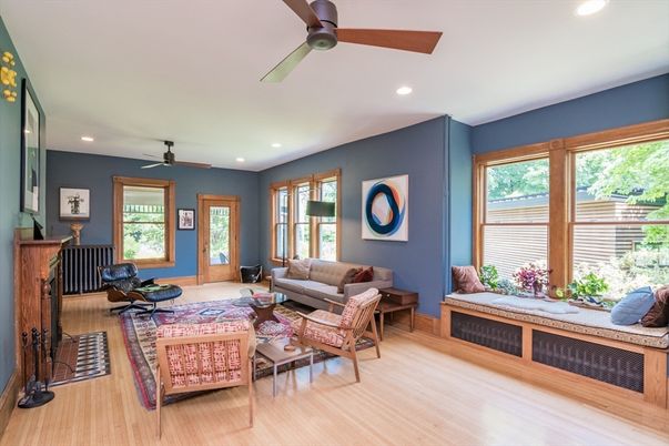 Interior, Living room, Recessed Lighting, Wood Texture Flooring