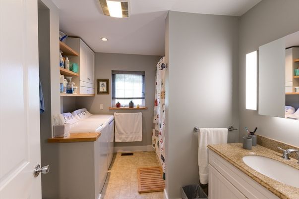 Bathroom, Interior, Recessed Lighting, Washer