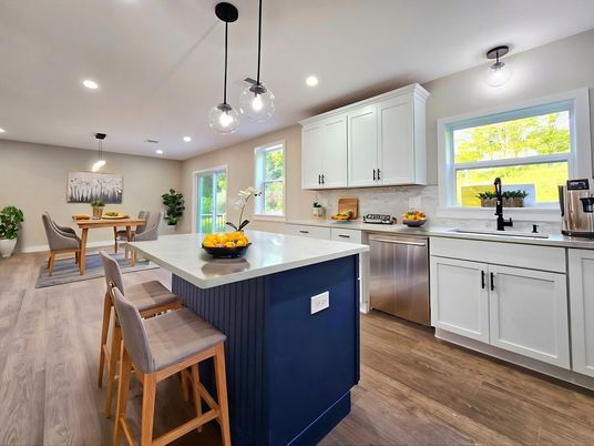 Dining room, Interior, Kitchen, Pendant Lights, Recessed Lighting, Wood Texture Flooring