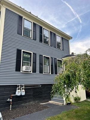 Attached, Exterior, Facade, Rowhouse