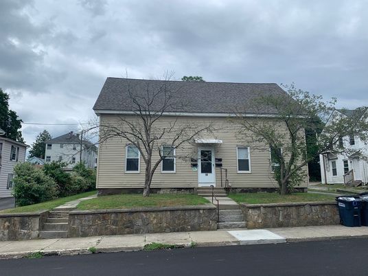 Exterior, Facade, Cape Cod