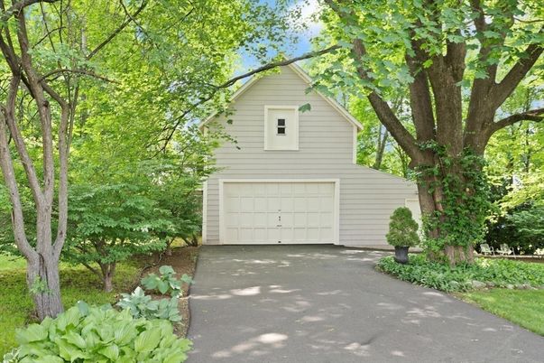 Detached Garage, Exterior