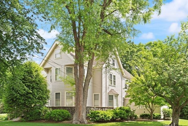 Backyard, Exterior, Facade, Queen Anne Victorian