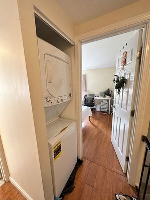 Interior, Utility Closets, Washer, Wood Texture Flooring